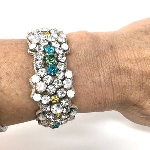 CRYSTAL & BEADED BRACELET